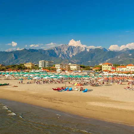 Il Gladiolo - Focette 100mt From Sea - Happy Vakantiehuis Marina di Pietrasanta